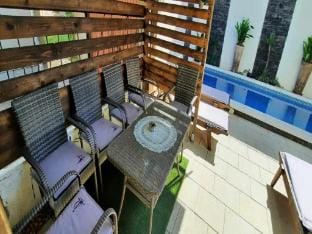 Two bedroom apartment with outdoor pool Hotel in Zadar