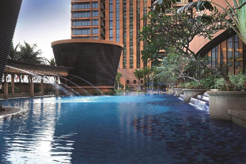 Swimming pool