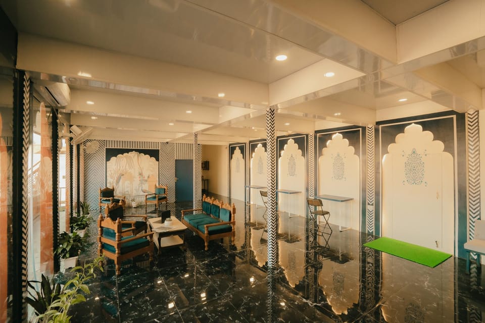 Shared lounge/TV area