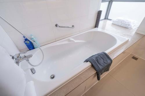 Tyms Spacious 3BR 2BA APT Hongqiao Laishi Di Hotel in Shanghai