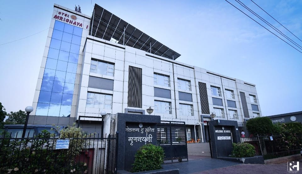 HOTEL MRIGNAYANI Hotel in Maharashtra