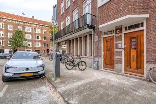 B&B Bright apartment with two bedrooms Hotel in Amsterdam