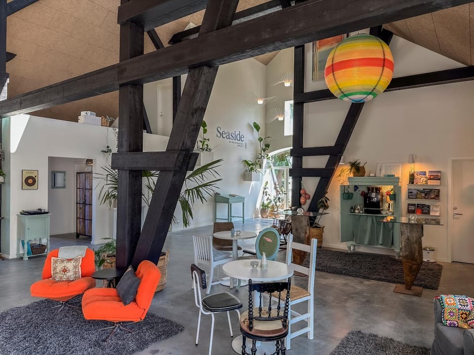 Seaside Retreat & Hotel Resort in Stege