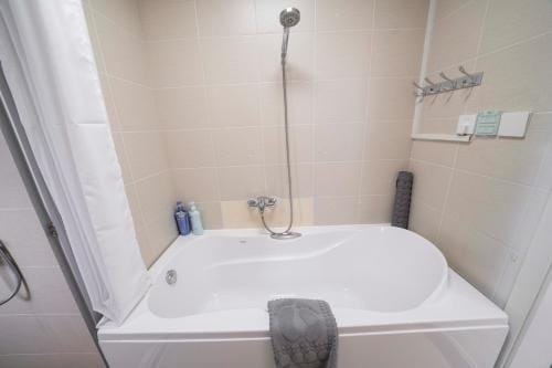 Tyms Family 4BR 2BA APT TianShan Riverside Residen Hotel in Shanghai