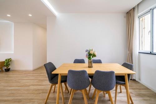 Tyms Family 4BR 2BA APT TianShan Riverside Residen Hotel in Shanghai