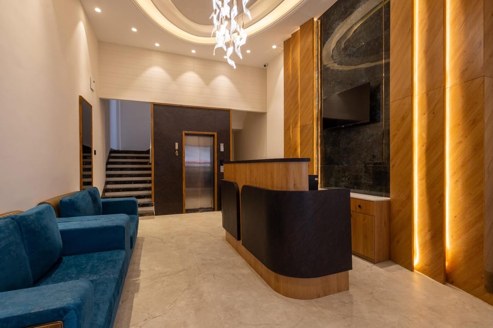 Pravasa Stay, Bapat Square Hotel in India