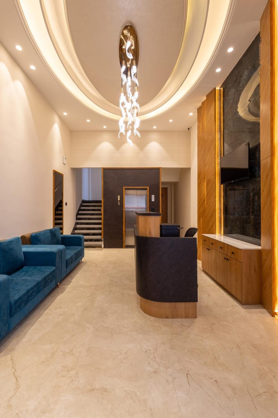 Pravasa Stay, Bapat Square Hotel in India