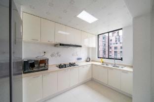 Tyms Elegant 2BR APT Hongqiao Paris Classic Hotel in Shanghai