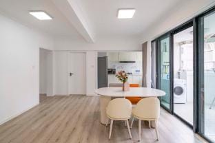 Tyms Elegant 2BR APT Hongqiao Paris Classic Hotel in Shanghai