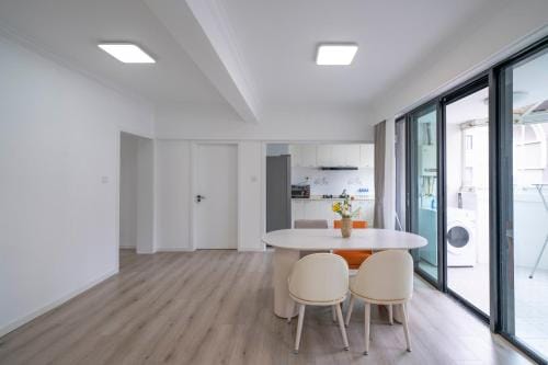 Tyms Parisian 2BR APT Hongqiao Paris Classic Hotel in Shanghai