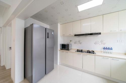 Tyms Parisian 2BR APT Hongqiao Paris Classic Hotel in Shanghai