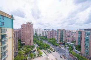 Tyms Modern 2BR APT Hongqiao Yucui Garden Hotel in Shanghai