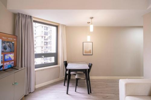 Tyms Stylish 1BR APT Gubei International Garden Hotel in Shanghai