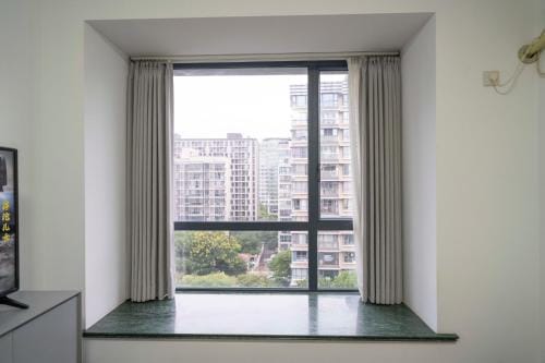 Tyms Cozy 1BR APT Gubei Carnival Court Hotel in Shanghai