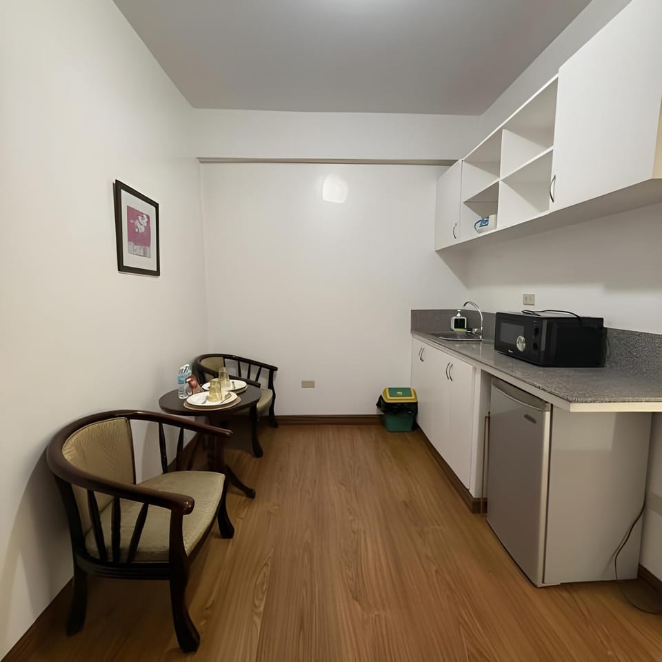 Isabelle Garden Hotel & Suites Hotel in Paranaque