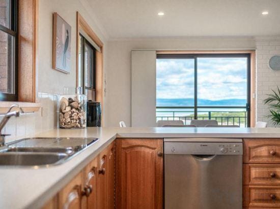 Granite Beach House Hotel in Tasmania