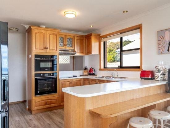 Granite Beach House Hotel in Tasmania
