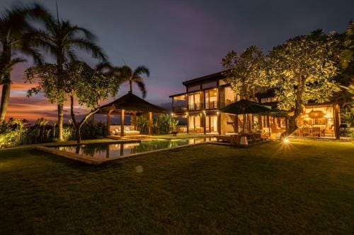 Oceanfront Luxury Villa in Beraban with Private Pool Hotel in Kerambitan