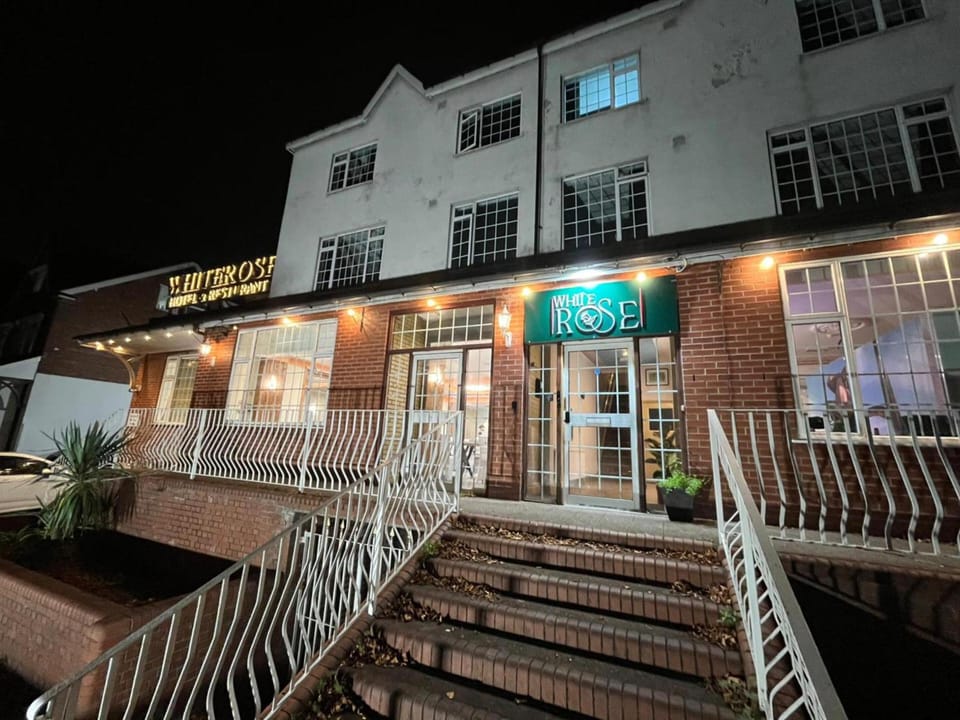 White Rose Hotel & Restaurant - Leeds Hotel in Leeds