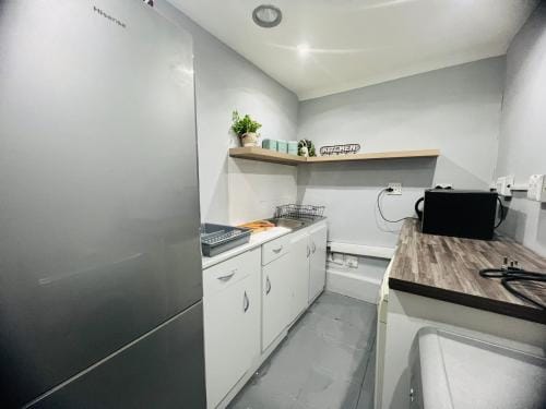 M and B MotherCity Backpackers Hostel in Cape Town