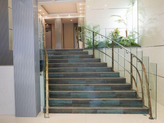 Ease Hotel - Wuhan Chuhe Han Street Subway Station Hotel in Wuhan
