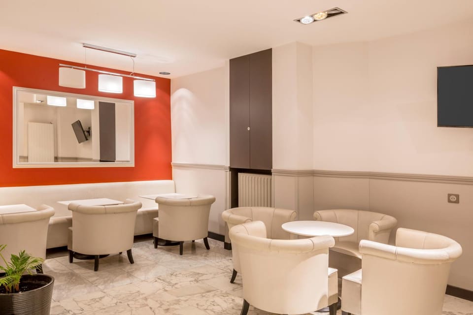 Sure Hotel by Best Western Paris Gare du Nord Hotel in Paris