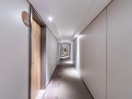 Home Inn Neo Shanghai Dong'an Road Subway Station Hotel in Shanghai