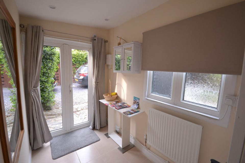 Stunning 2-bed Cabin in Nantglyn Denbigh Hotel in Wales