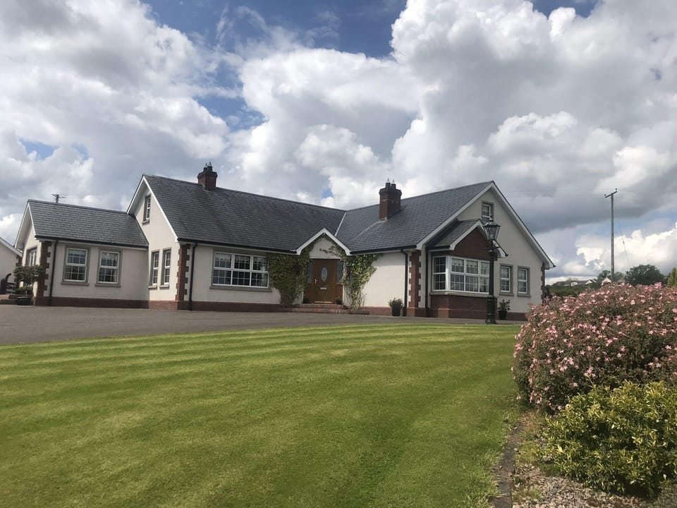 Tranquil Modern Countryside Bungalow Hotel in Northern Ireland