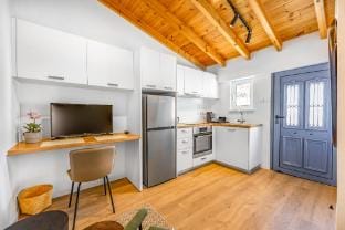 Ground Floor Studio Apartment Hotel in Limassol City