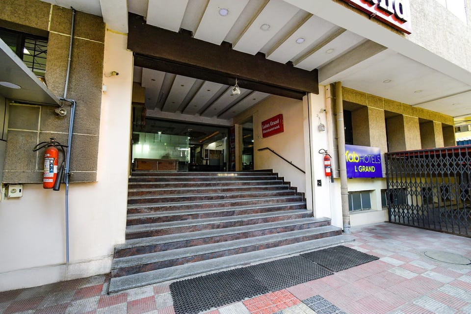 Fabhotel L Grand Hotel in Secunderabad