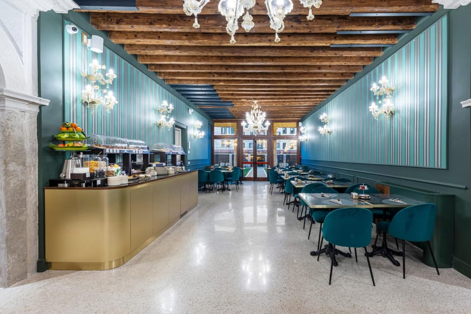 Bar/lounge