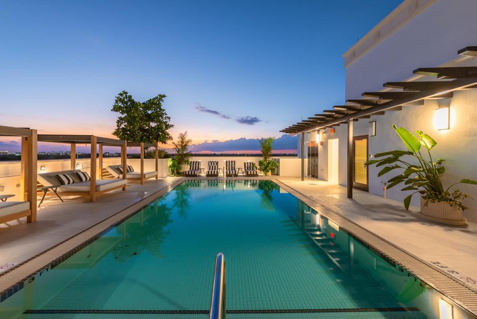 Swimming pool