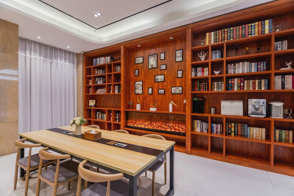Yitel Zhige - Nanjing Hongyang Plaza Yangtze River Bridge North Subway Station Hotel in Nanjing