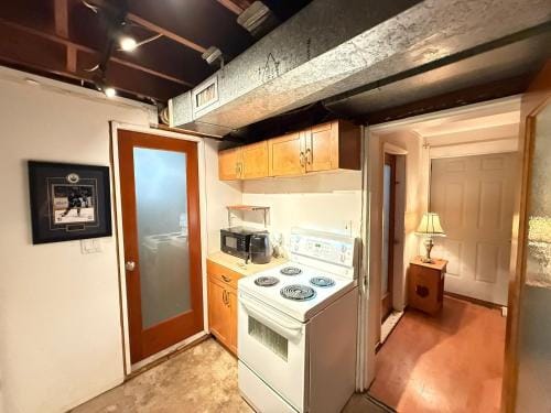 Downtown Central City Cozy Private 2 Bedroom Basement Suite - Independent Entry Hotel in Surrey