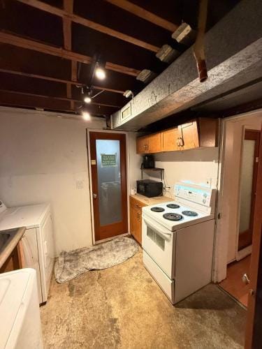 Downtown Central City Cozy Private 2 Bedroom Basement Suite - Independent Entry Hotel in Surrey