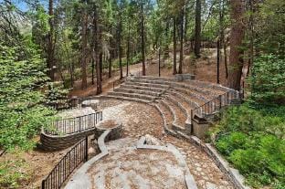 Arrowhead Ranch Retreat and Conference Hotel in Lake Arrowhead