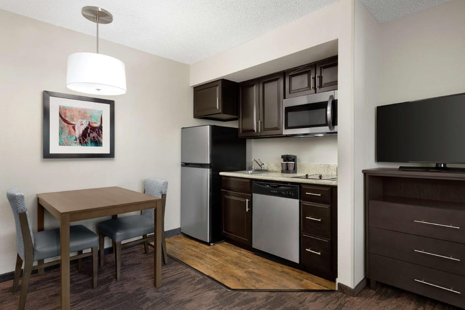 Dallas Addison Hotel in Addison