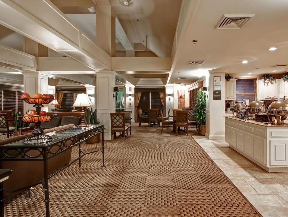 Dallas Addison Hotel in Addison
