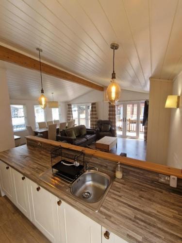 Hot Tub Lake District Lodge - Windermere Lodge in England