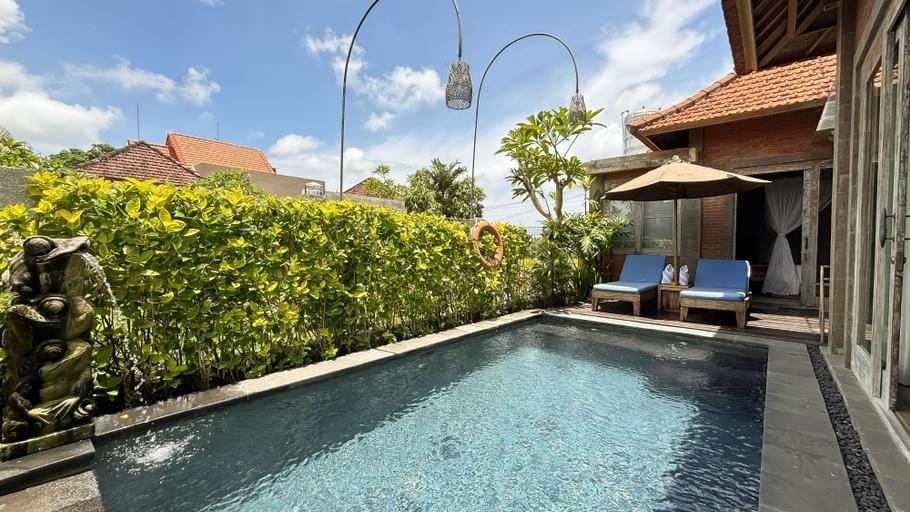 Dlobong Private Pool Villa Ubud Hotel in Blahbatuh