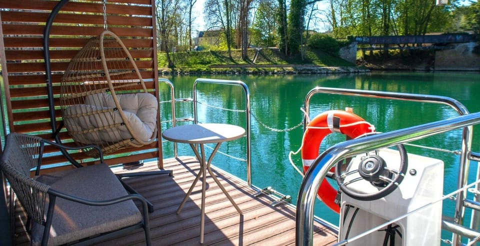 L'Escale Royale La Ferté-sous-Jouarre Hotel in Île-de-France