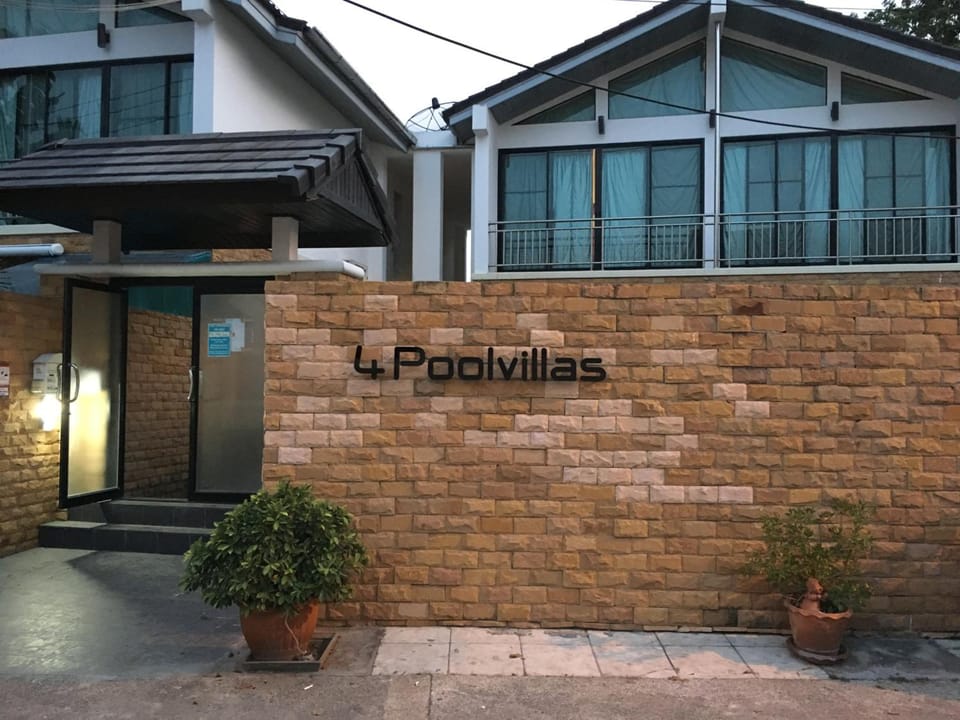 4 Pool Villas Hotel in Pattaya City