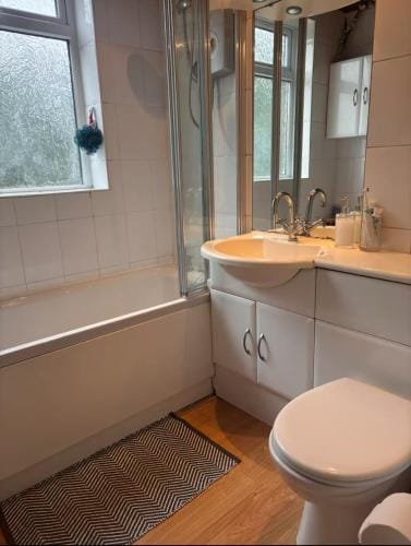 Modern & cosy room in the heart of Manchester breakfast included Hotel in Manchester
