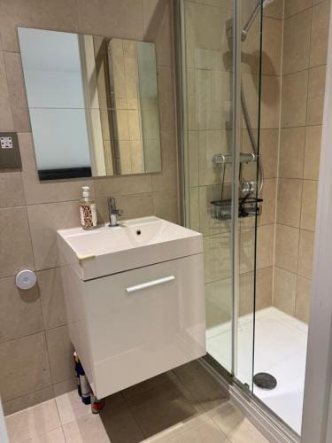 Ensuite Room Southampton In a Shared property Ocean Village Hotel in Southampton