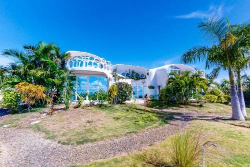 Turtle Studio Retreat at Swan Villas -Gold Standard Certified Hotel in Stann Creek District