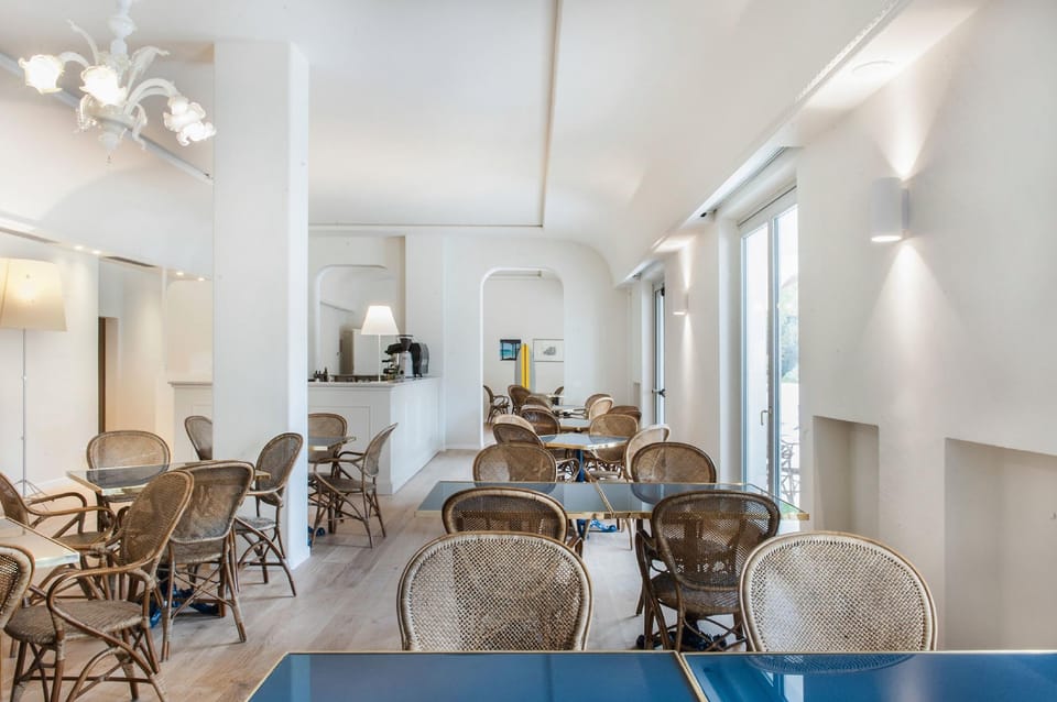 SeeBay Hotel Hotel in Marche