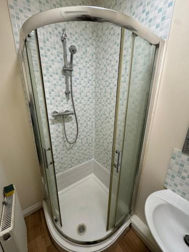 Barnsley Guesthouse Couple Room Ground Floor Hotel in Borough of Barnsley