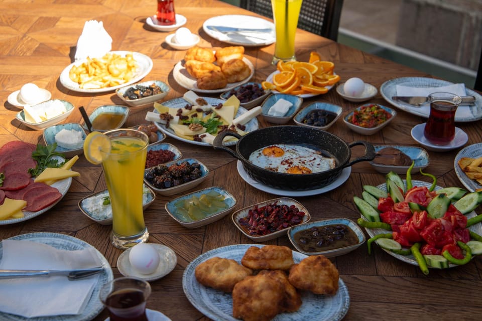 Kervansaray Antique Hotel Bed and Breakfast in Cesme