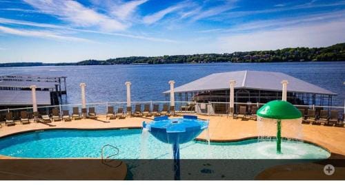 3BD 3BA Gated Condo LakeFront Lake Ozark, MO Isla Del Sol 4 M from Dam Hotel in Lake of the Ozarks